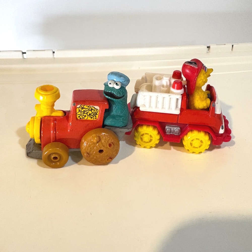 Vtg Sesame Street Cookie Monster Train Hasbro 1981 & Big Bird Fire Truck Tyco